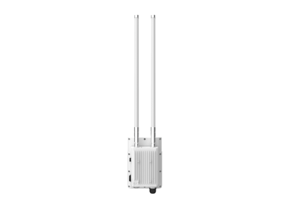 milesight-ug67-lorawan-gateway-back